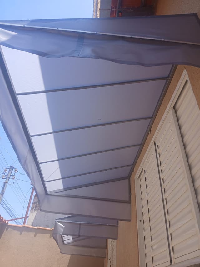 Toldo Cobertura Cinza Janela - Foco Brasil Toldos Anápolis
