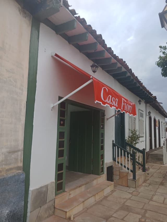 Toldo Retrátil Vermelho Lateral - Foco Brasil Toldos Anápolis