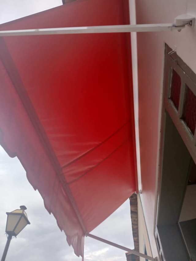 Toldo Retrátil Vermelho - Foco Brasil Toldos Anápolis
